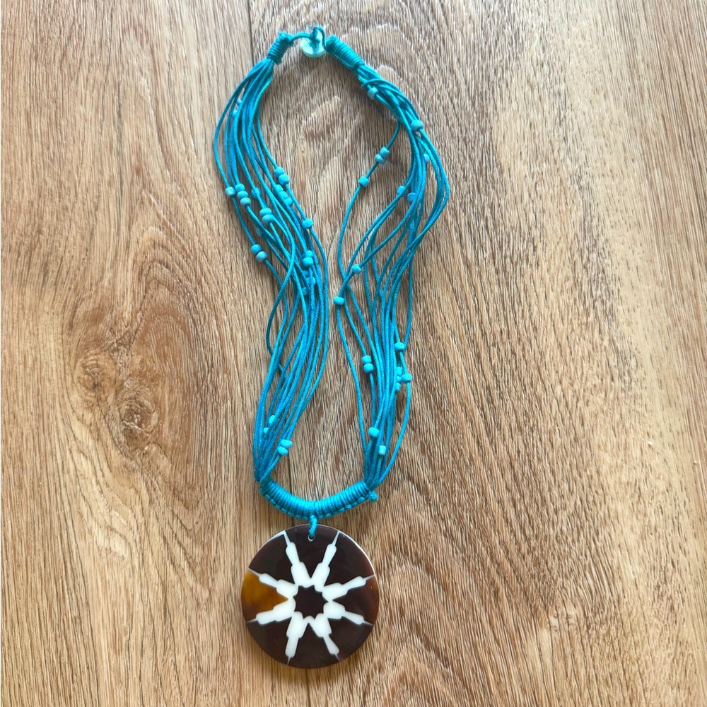 HANDMADE Shell Pendant Necklace